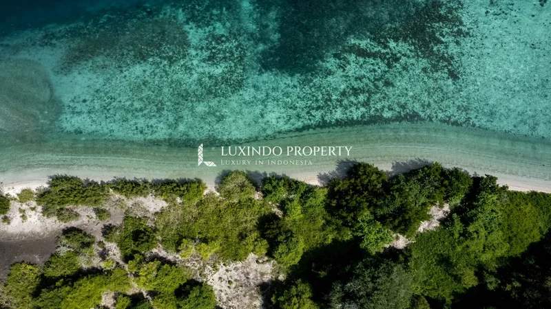 LABUAN BAJO - PREMIUM BEACHFRONT LAND IN WARLOKA
