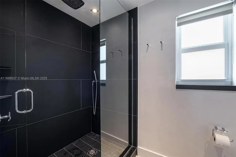 1024 Lenox Ave 8, Miami Beach, Florida, United States. - Photo 12