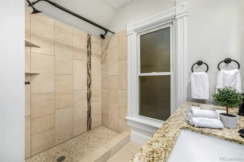 1423 Elizabeth Street, Denver, Colorado, United States. - Photo 31