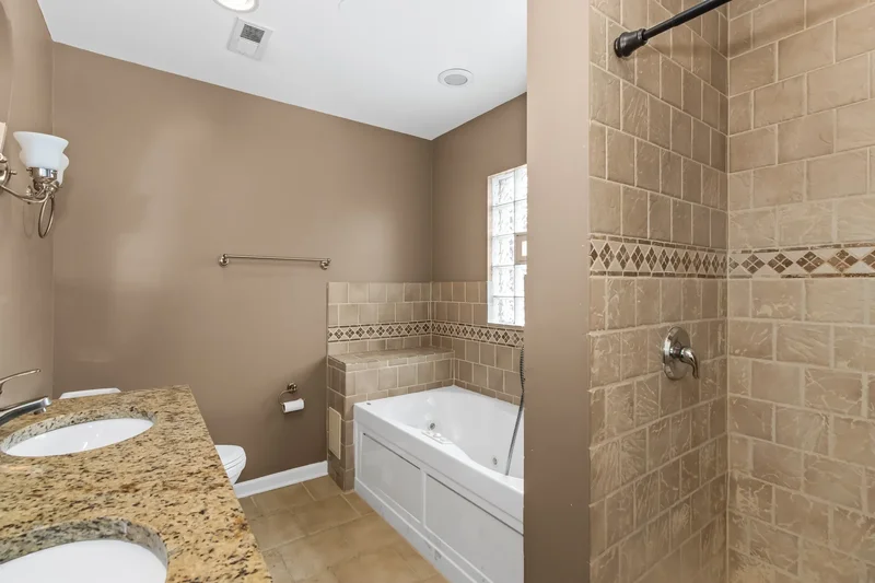 2710 North Artesian Avenue , Chicago, IL 60647, Chicago, Illinois, United States. - Photo 43
