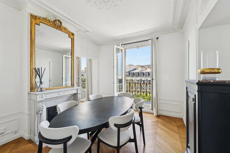 PARIS, J 75008, Paris, Île-de-France, France. - Photo 2