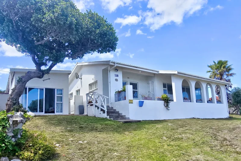Phenomenal River Views in Stilbaai East – A Rare Gem!