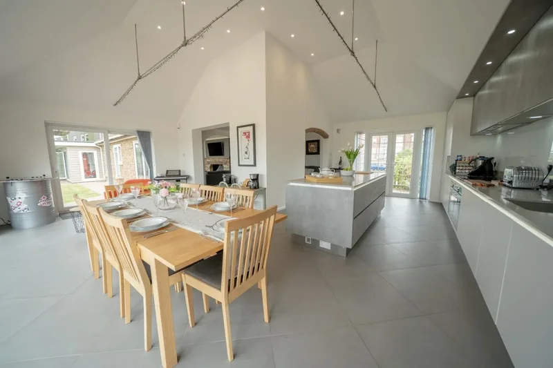 Madeira Road, New Romney, England, United Kingdom. - Photo 32
