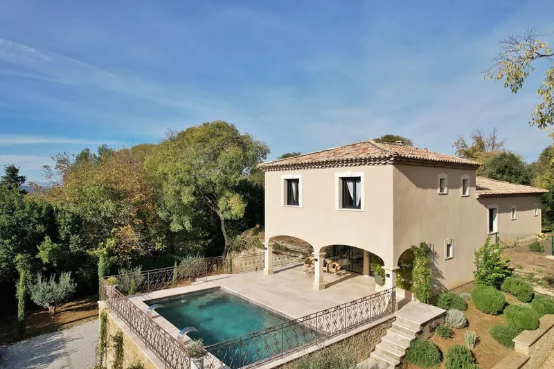 Saint-Maximin, Occitanie, France. - Photo 14