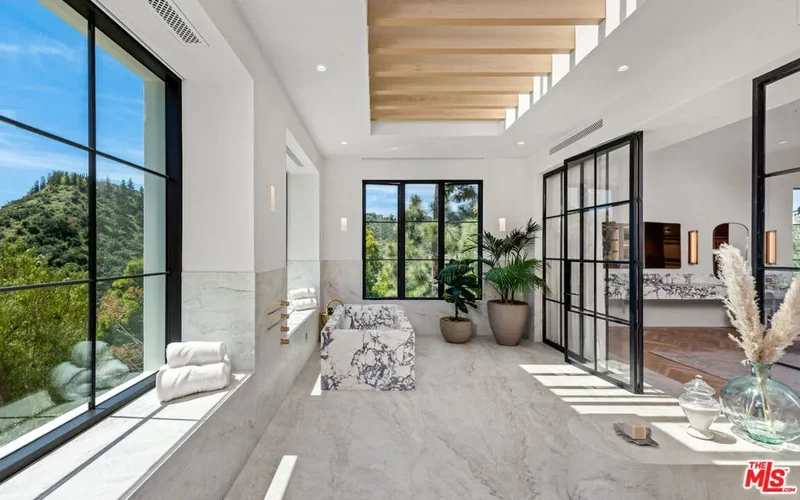 9904 Kip Drive, Beverly Hills, California, United States. - Photo 14