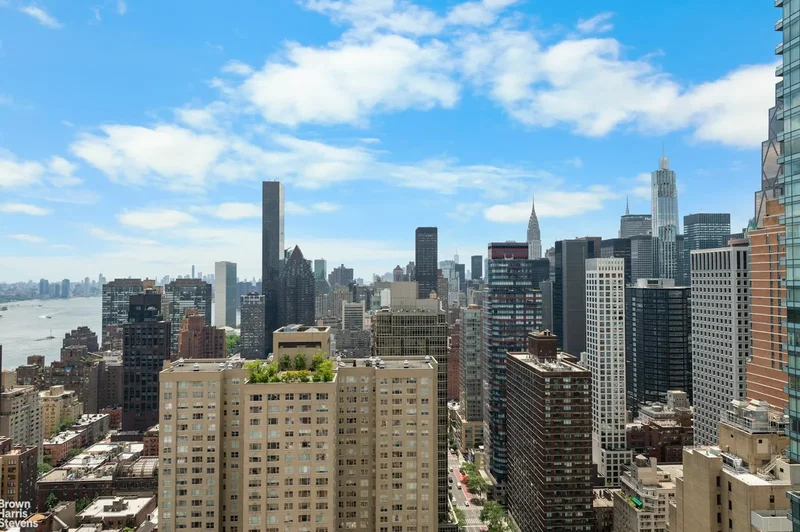 EAST 57TH STREET, New York, New York, United States. - Photo 13
