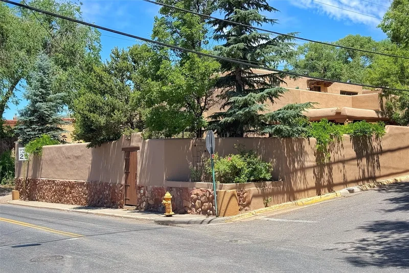 517 Paseo De Peralta , Santa Fe, NM 87501, Santa Fe, New Mexico, United States. - Photo 26