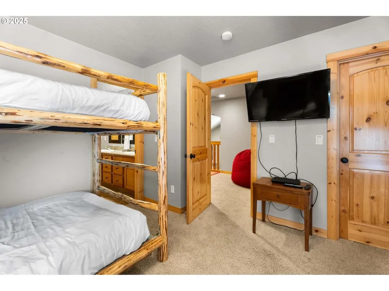 68182 E Twinberry Loop, Welches, OR 97067, Mount Hood Village, Oregon, United States. - Photo 35