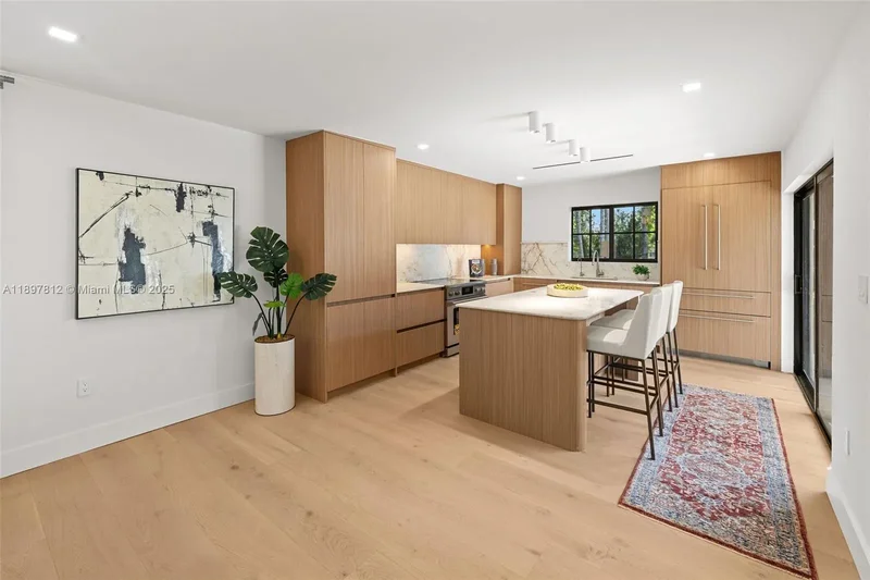 8858 Garland Ave, Bal Harbour, Florida, United States. - Photo 11