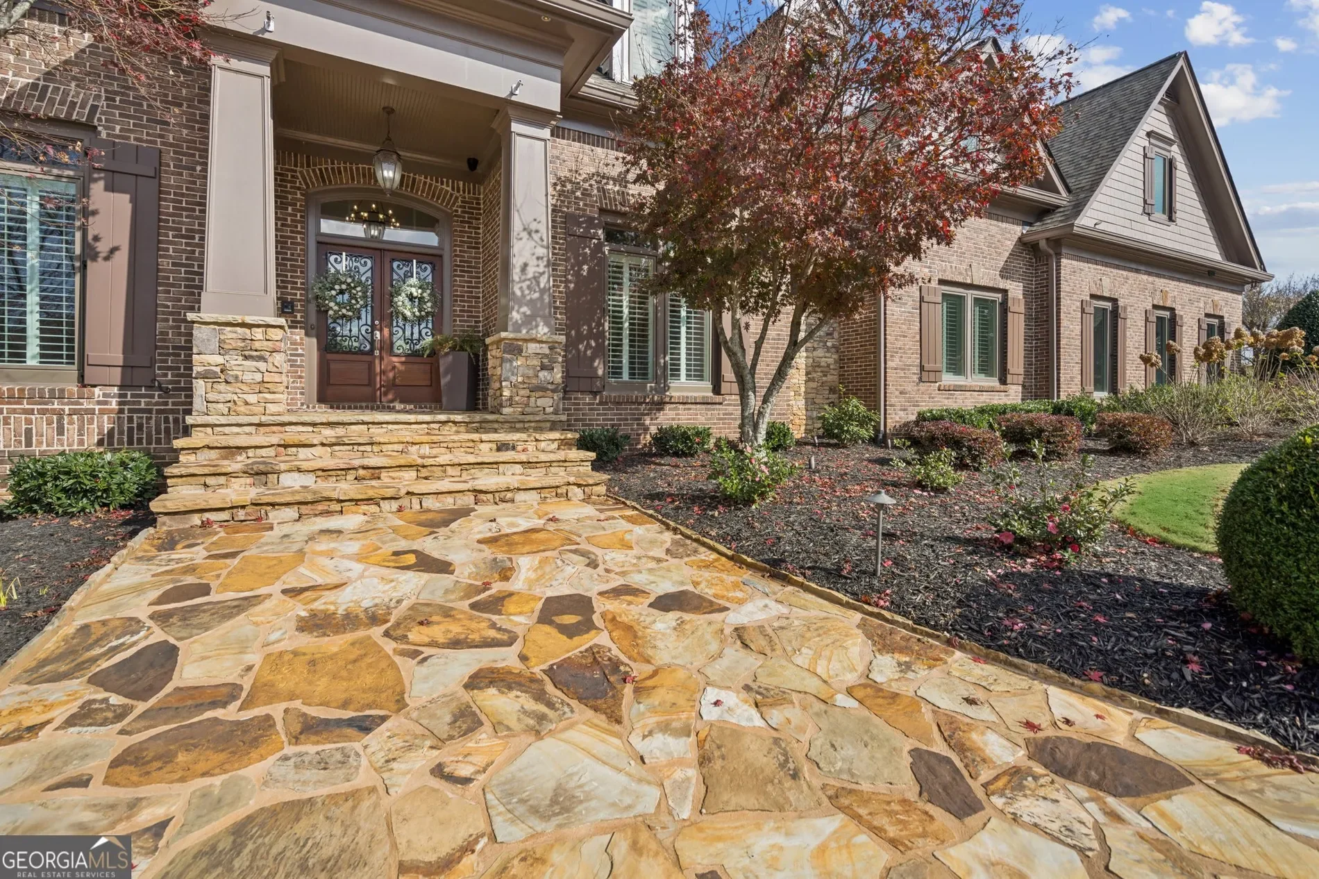 Exterior photo 9