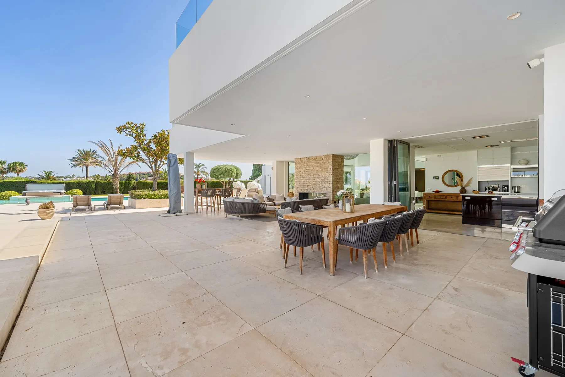 Exterior photo 7