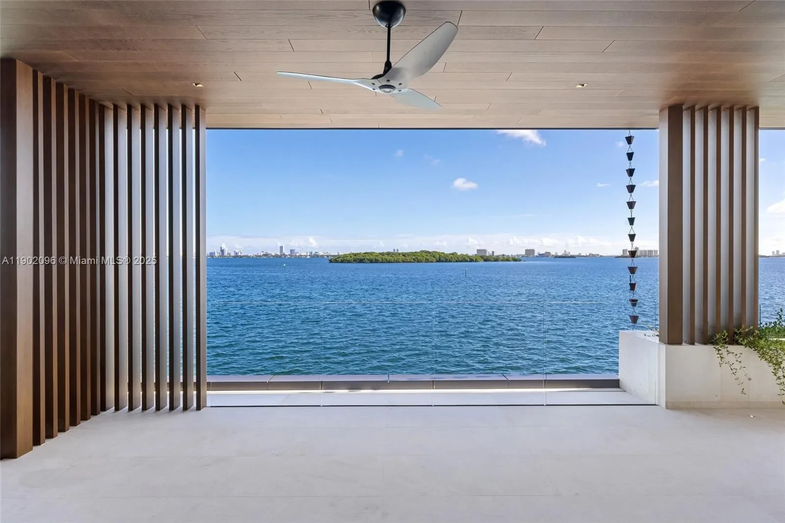 11404 N Bayshore Dr, North Miami Beach, Florida, United States. - Photo 31