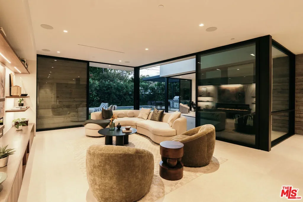 2831 Malcolm Avenue, Los Angeles, California, United States. - Photo 12