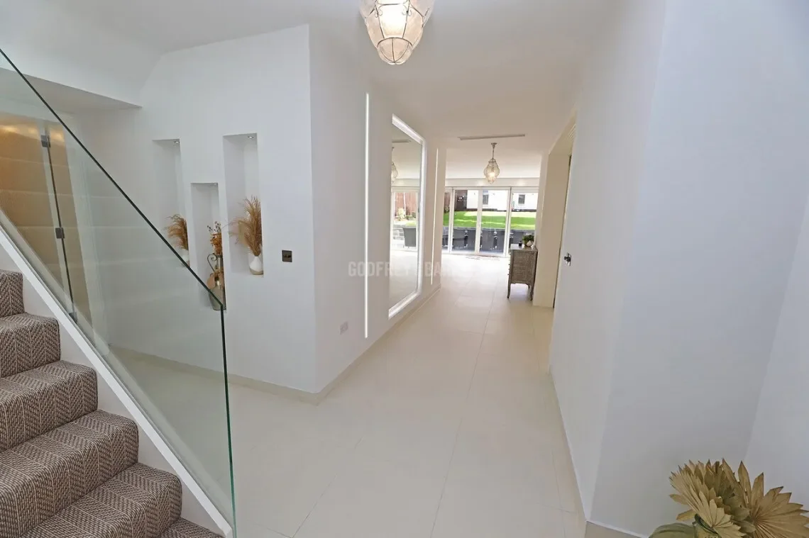Tenterden Gardens Hendon NW4, London, England, United Kingdom. - Photo 19
