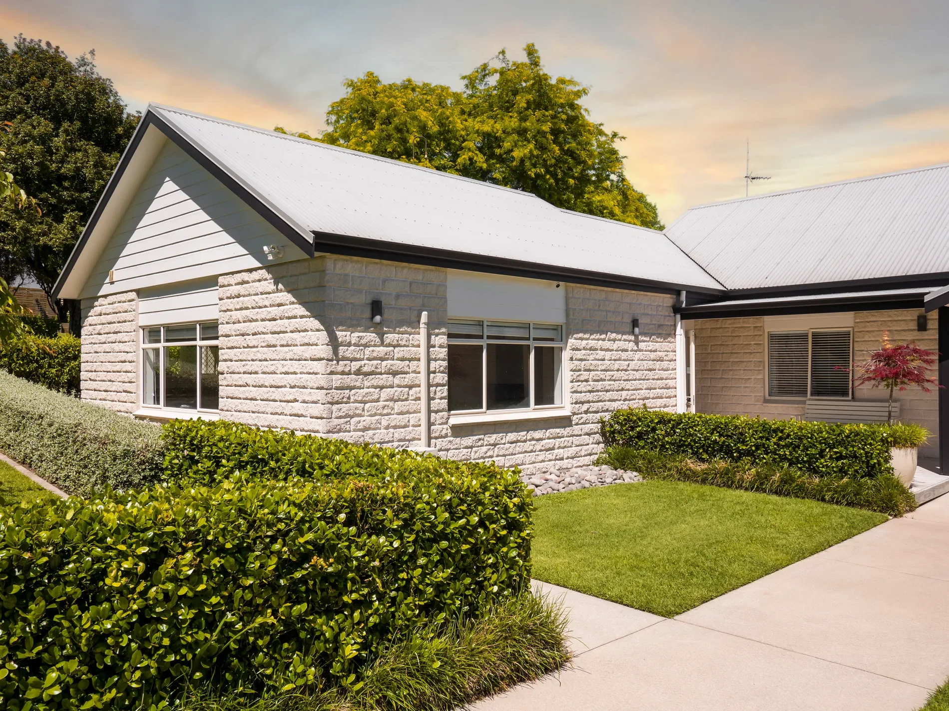Exterior photo 7