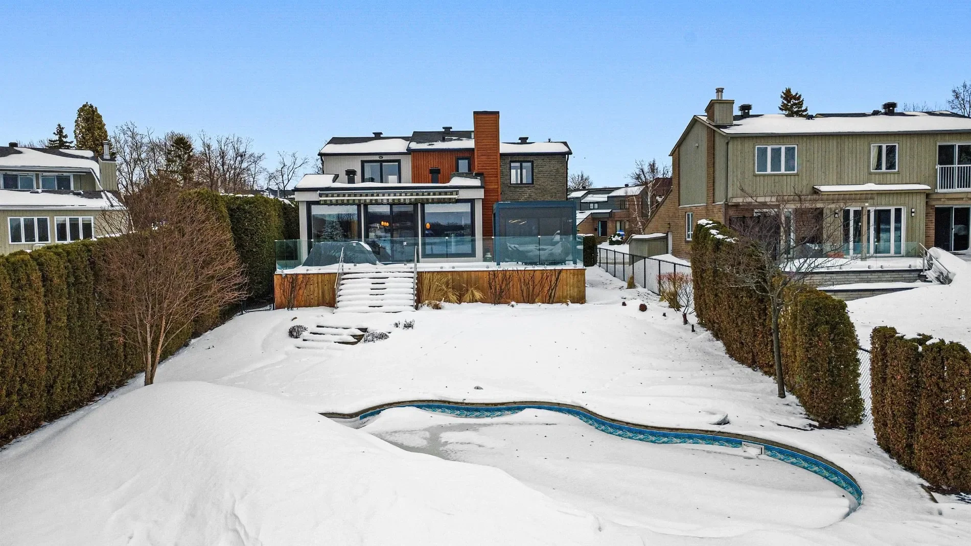 Exterior photo 10