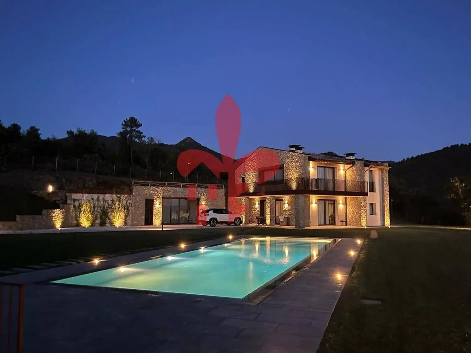 Exterior photo 8