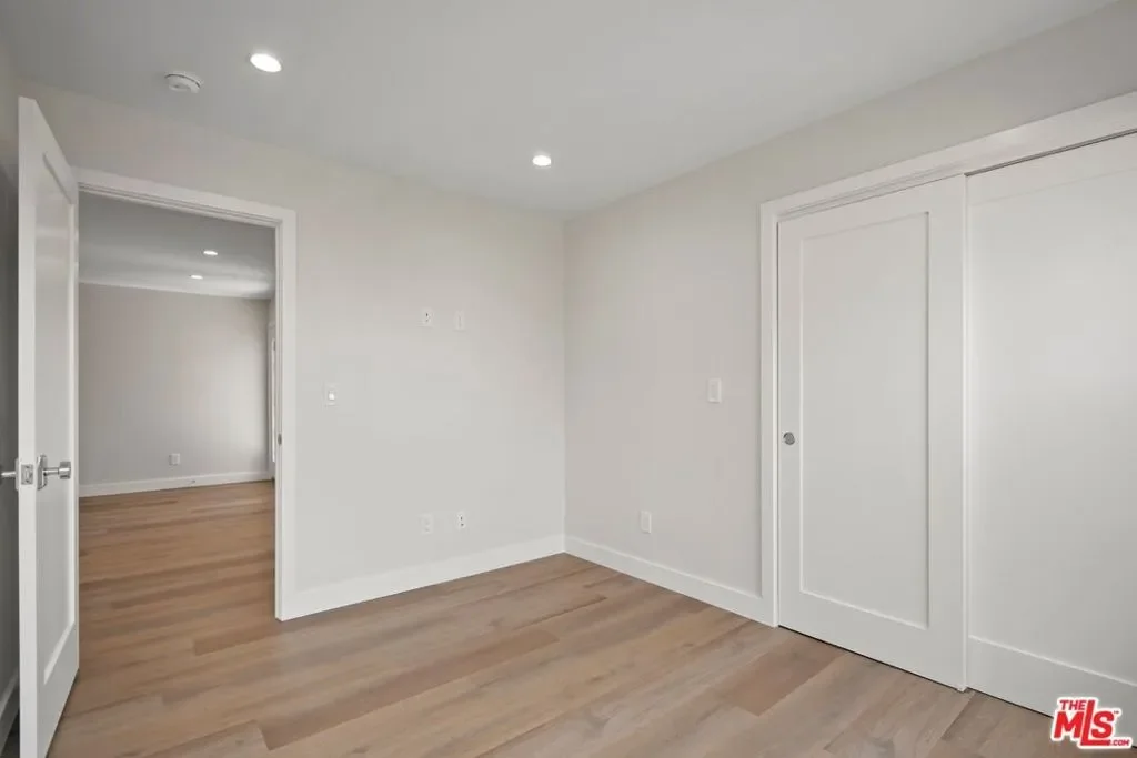 1561 East Elizabeth Street, Altadena, California, United States. - Photo 2