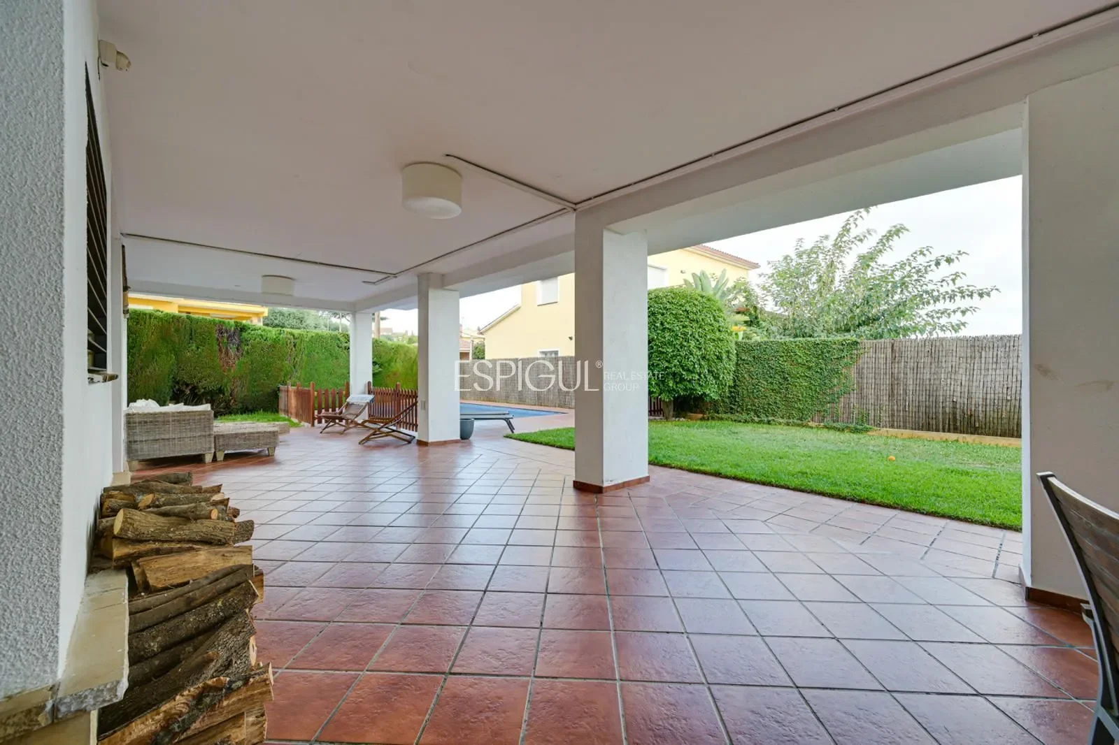 Exterior photo 11