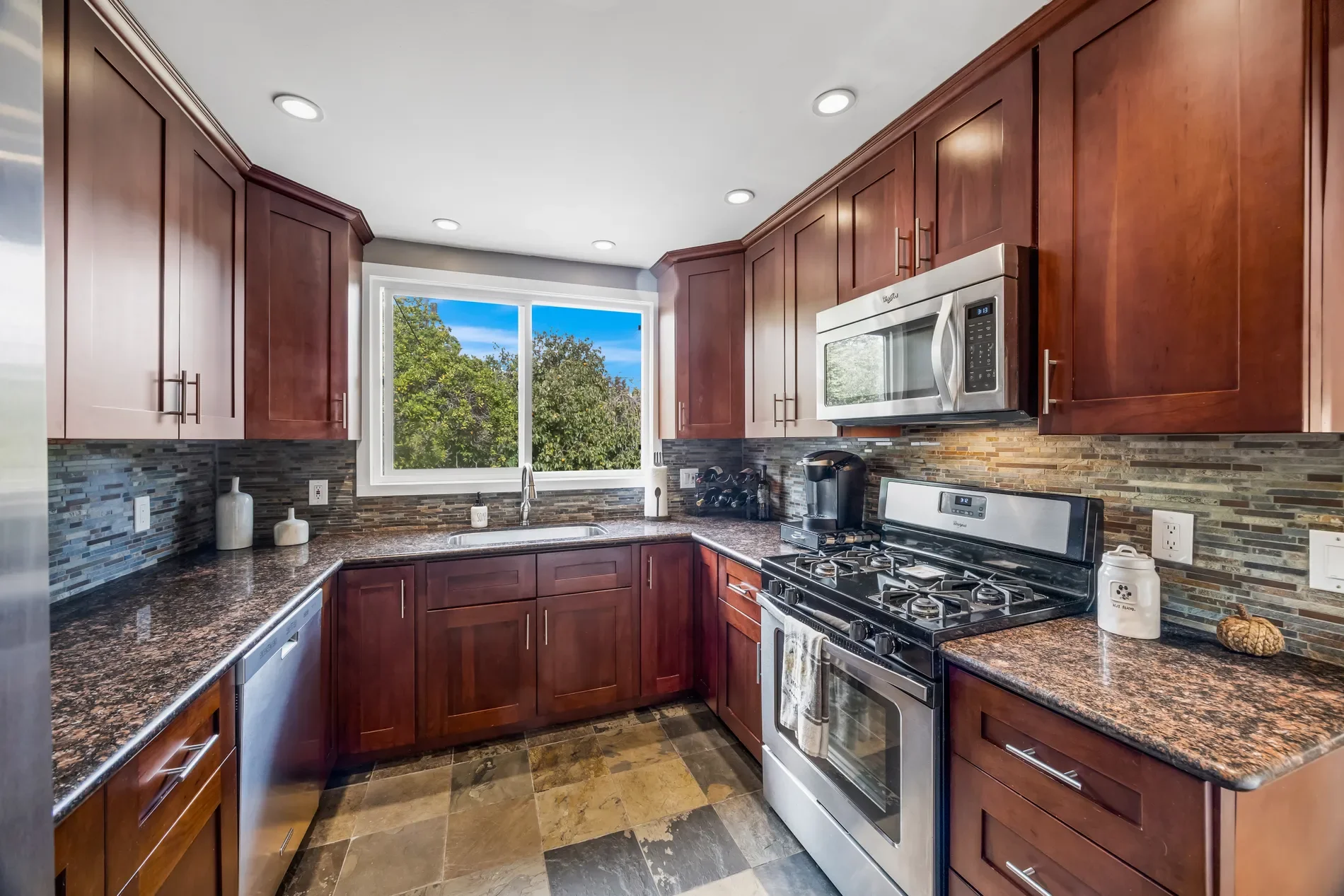 3605 Pacific Boulevard , San Mateo, CA 94403, San Mateo, California, United States. - Photo 15