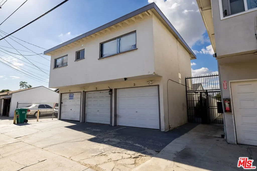 1974 Henderson Avenue, Signal Hill, California, United States. - Photo 6
