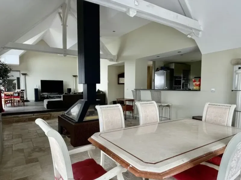 Rare beachfront with direct access to Bénerville beach