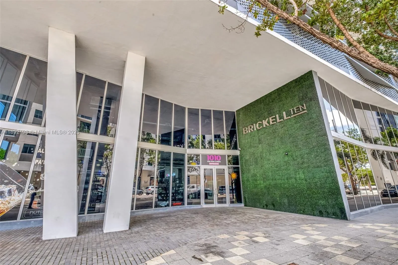 1010 SW 2nd Ave 603, Miami, Florida, United States. - Photo 22