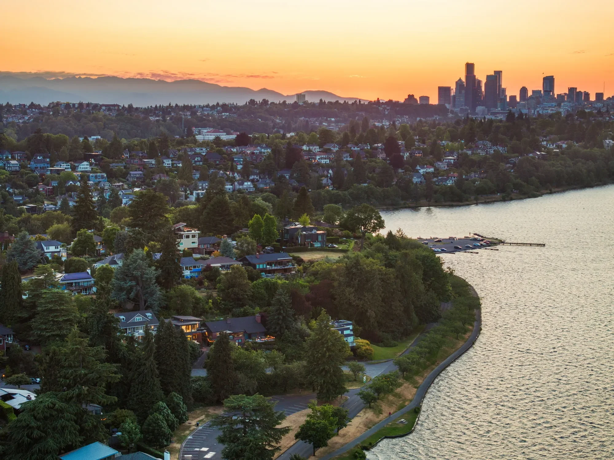 3925 48th Ave S , Seattle, WA 98118, Seattle, Washington, United States. - Photo 32