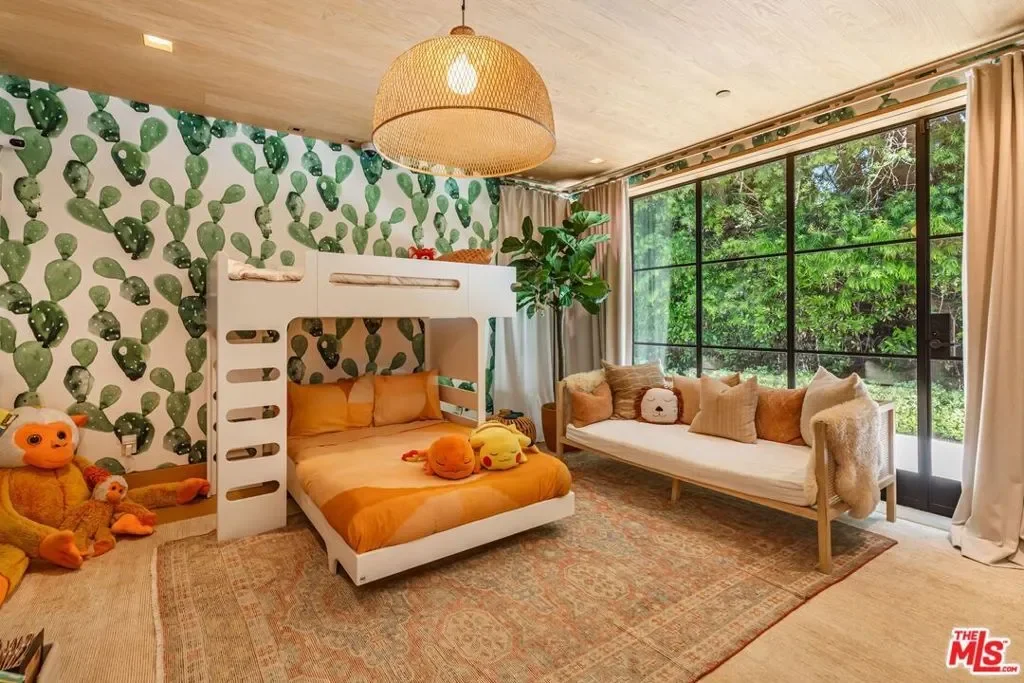 859 Woodacres Road, Santa Monica, California, United States. - Photo 26