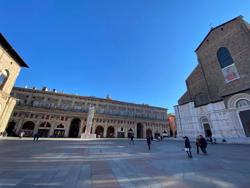 Piazza Maggiore, Bologna, Emilia-Romagna, Italy. - Photo 3