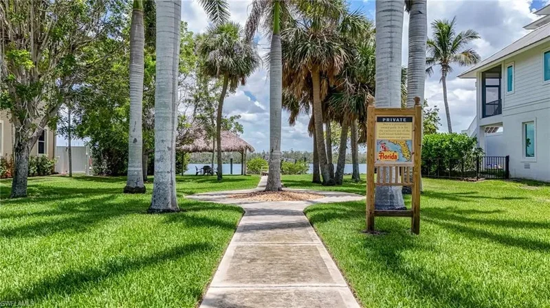 4031 Bayside RD, Fort Myers Beach, Florida, United States. - Photo 15