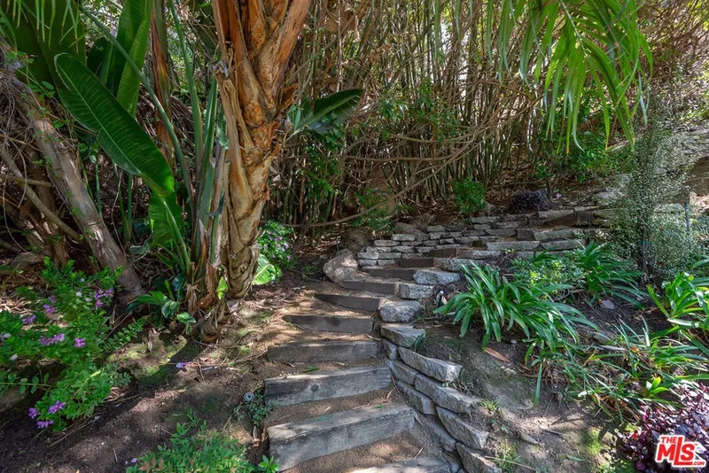 2206 Outpost Drive, Los Angeles, California, United States. - Photo 22