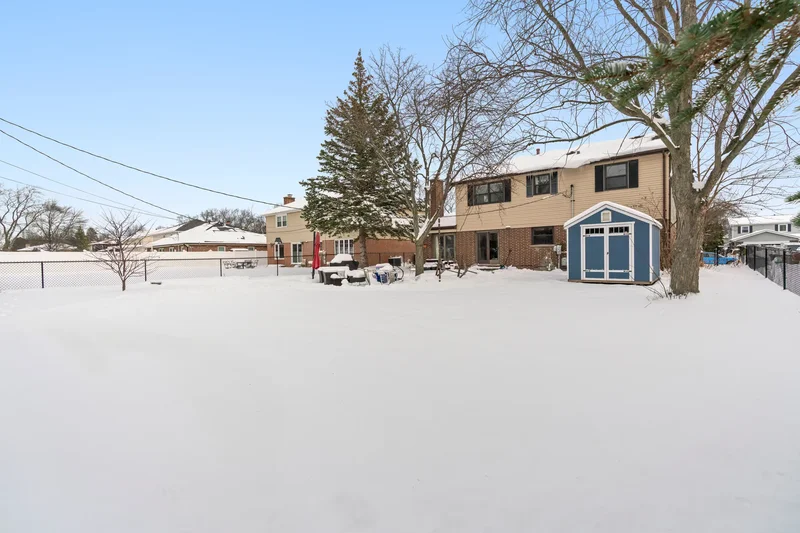 1720 N Burning Bush Lane , Mount Prospect, IL 60056, Mount Prospect, Illinois, United States. - Photo 17
