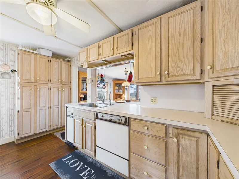 1140 Succotash Road, South Kingstown, Rhode Island, United States. - Photo 32
