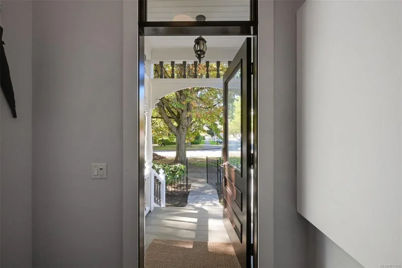 737 Vancouver St, Victoria, British Columbia, Canada. - Photo 57