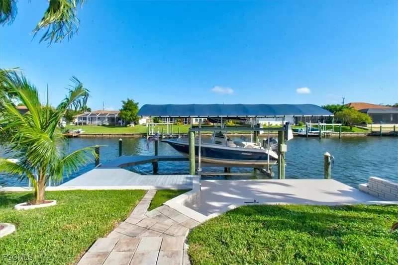 309 SE 28th Terrace, Cape Coral, FL 33904, Cape Coral, Florida, United States. - Photo 4