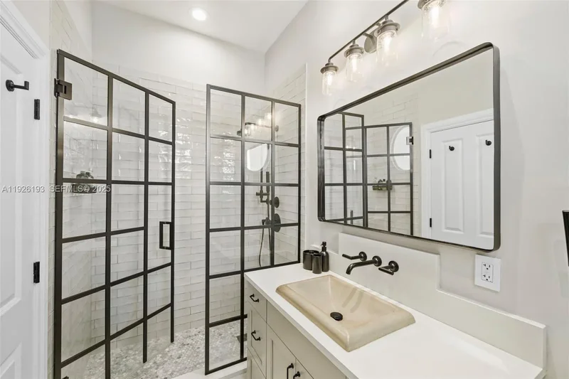 3333 Poinciana Ave, Miami, Florida, United States. - Photo 38