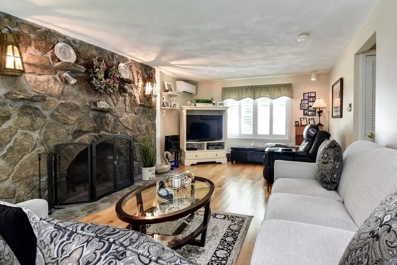 Charming Cape with Orchard Views and Serene Privacy