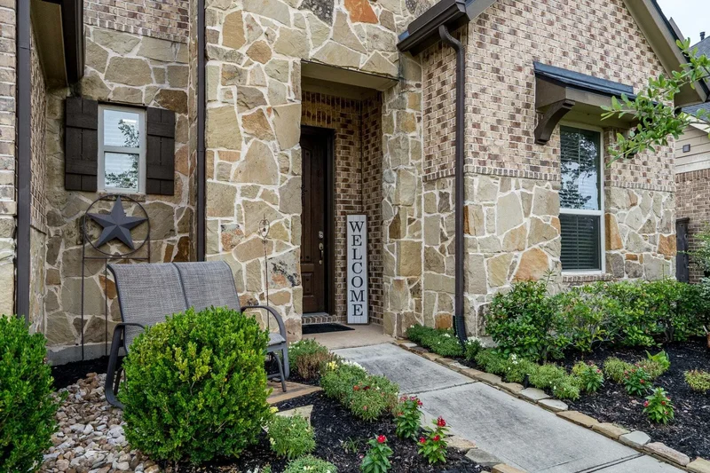 1083 Ginger Glade Lane, Pinehurst, TX 77362, Pinehurst, Texas, United States. - Photo 2