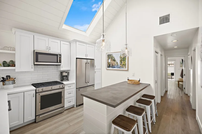207 40th Street  Unit B, Newport Beach, CA 92663, Newport Beach, California, United States. - Photo 19