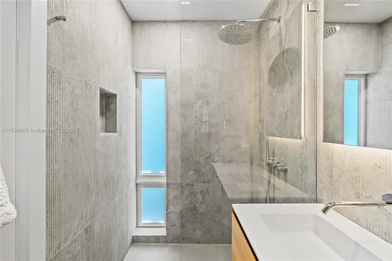 9033 Emerson Ave, Bal Harbour, Florida, United States. - Photo 26