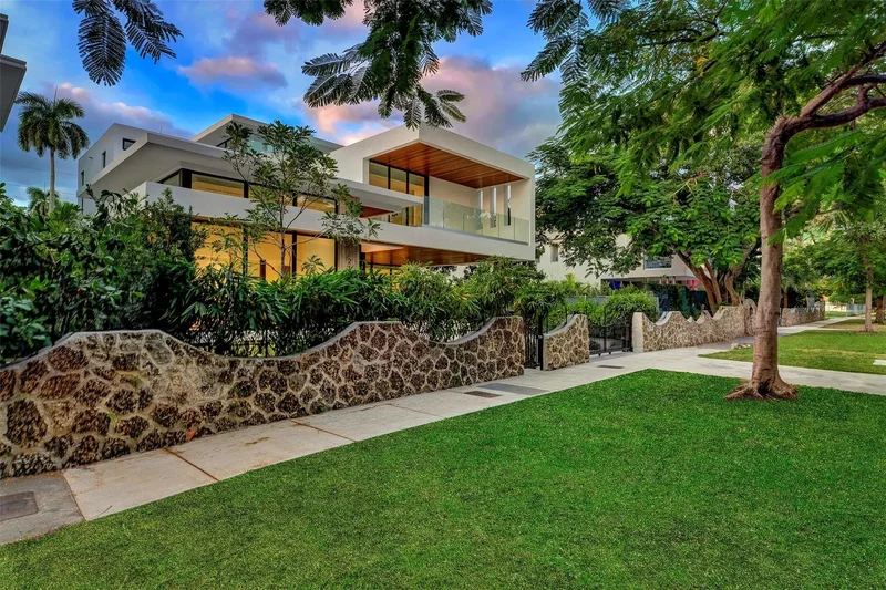 2130 S MIAMI AVE, Miami, Florida, United States. - Photo 22