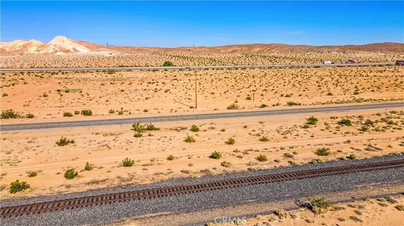 17 Yermo Road, Yermo, CA 92398, Newberry Springs, California, United States. - Photo 10