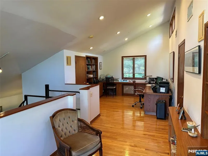 26 Daniel Court, Woodcliff Lake, NJ 07677, Woodcliff Lake, New Jersey, United States. - Photo 16