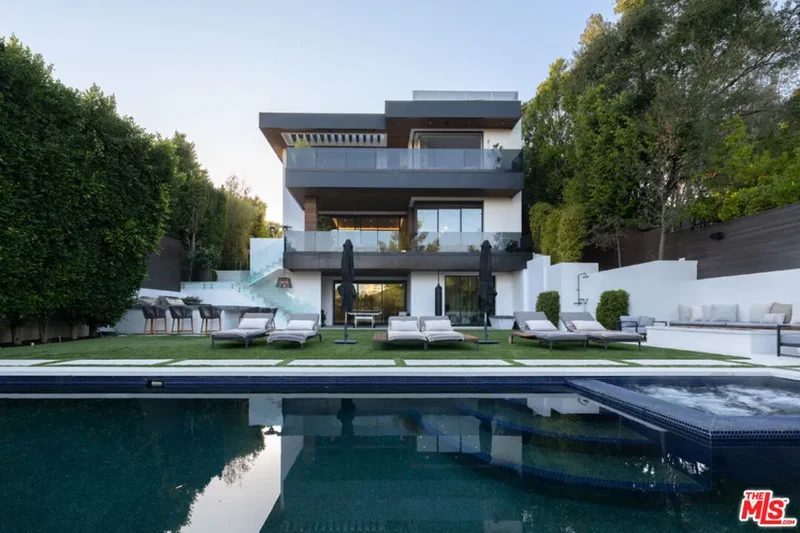 800 N Tigertail Road, Los Angeles, California, United States. - Photo 32