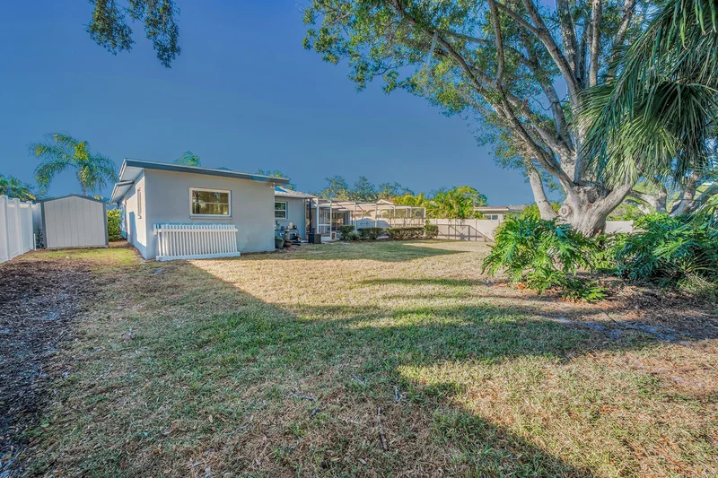 8793 Merrimoor Boulevard E, Seminole, FL 33777, Seminole, Florida, United States. - Photo 23