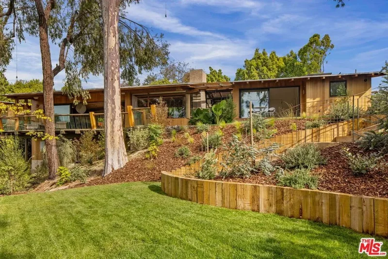765 N Bonhill Road, Los Angeles, California, United States. - Photo 26