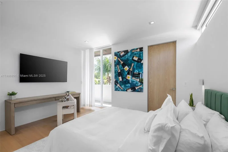 4433 N Bay Rd, Miami Beach, Florida, United States. - Photo 49