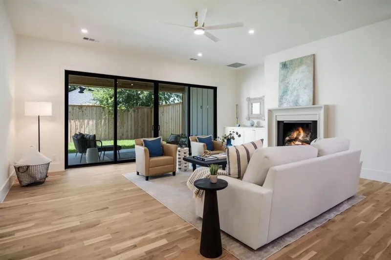 5836 Kenwood Avenue, Dallas, Texas, United States. - Photo 30