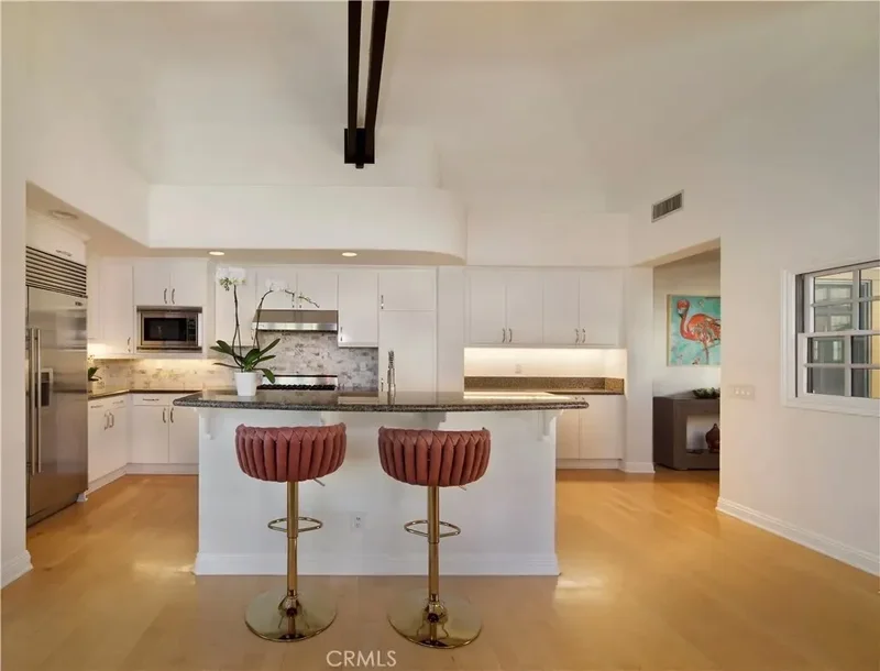 2741 Bungalow Place, Newport Beach, California, United States. - Photo 11